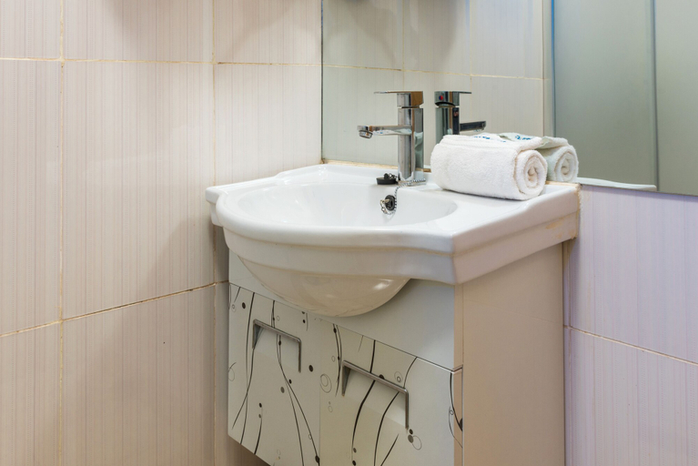 Bathroom 3, Blue Pearl Apartments, Kampala