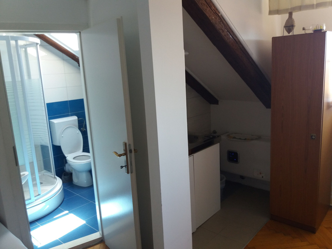Bathroom 2, Apartments Bulic, Split