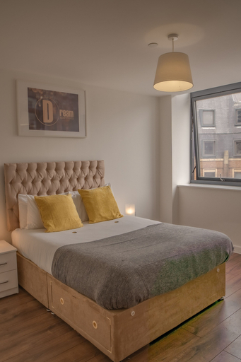 Bedroom 3, Dream Apartments Silkhouse Court, Sefton