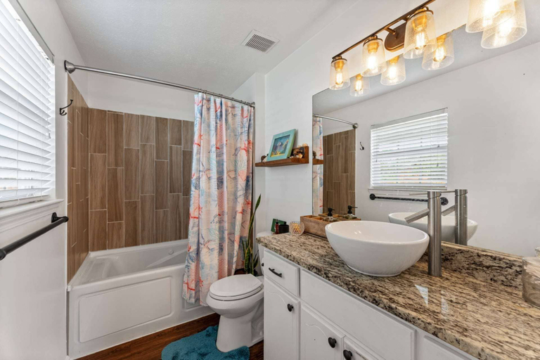 Bathroom 3, Anchors Away, Bay