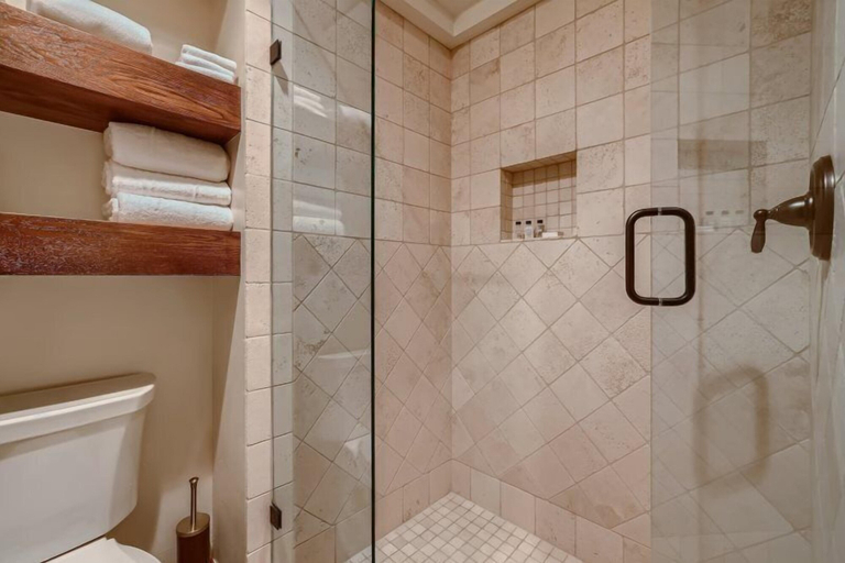 Bathroom 3, 1-10 N. Fairway Drive, Eagle