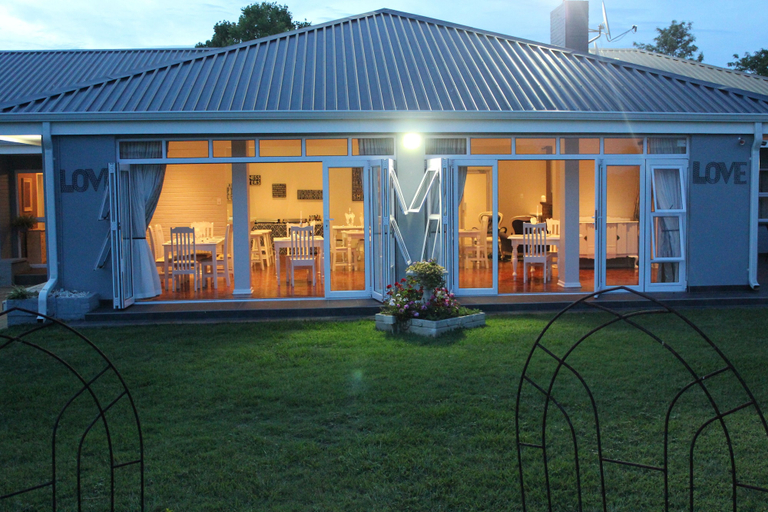 Exterior & Views 2, Nauntons Guest House, Uthukela