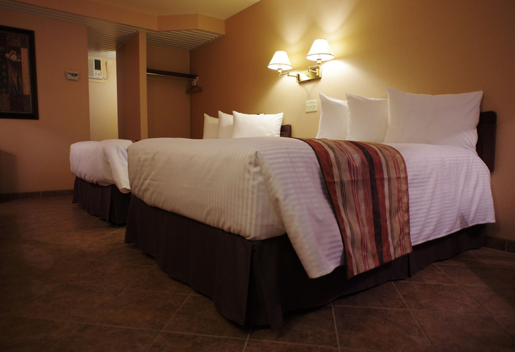 Bedroom 3, Rodeway Inn, La Côte-de-Gaspé