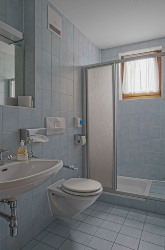 Bathroom 3, Ski&Bike Nassfeld apartments, Hermagor