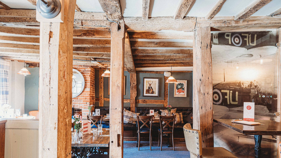 Food & Drinks 4, The Red Lion, Hampshire