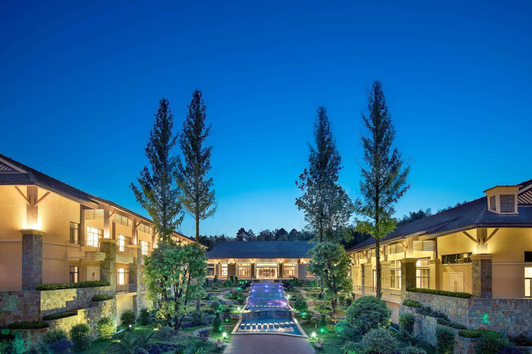 Exterior & Views