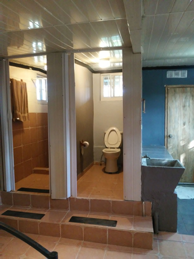 Bathroom, El Nido Cerro Azul, Panamá