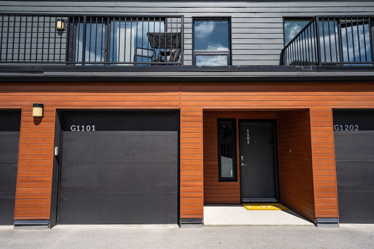 Exterior & Views 2, The RendezView by Revelstoke Vacations, Columbia-Shuswap