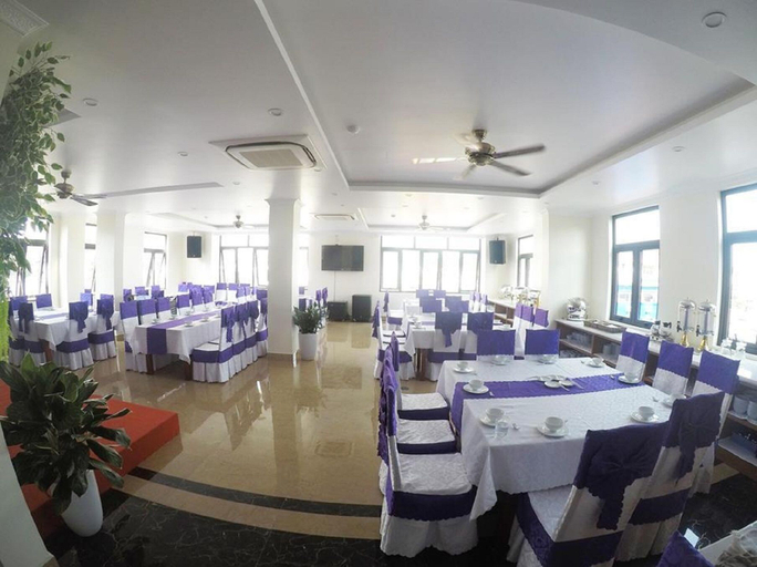 Food & Drinks 5, White Crown Hotel, Hạ Long