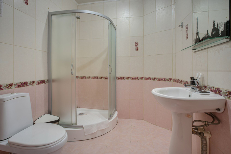 Bathroom 3, Hotel Letto, Central