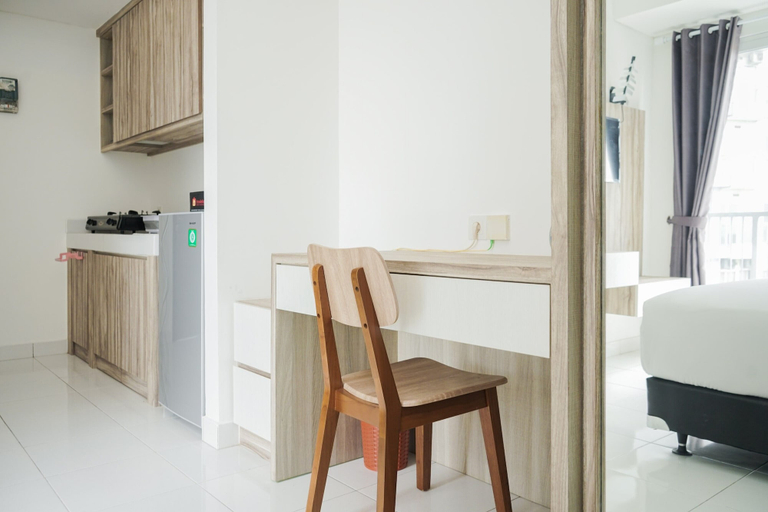 Bedroom 3, Vibrant and Nice Studio at Casa De Parco Apartment By Travelio, Tangerang