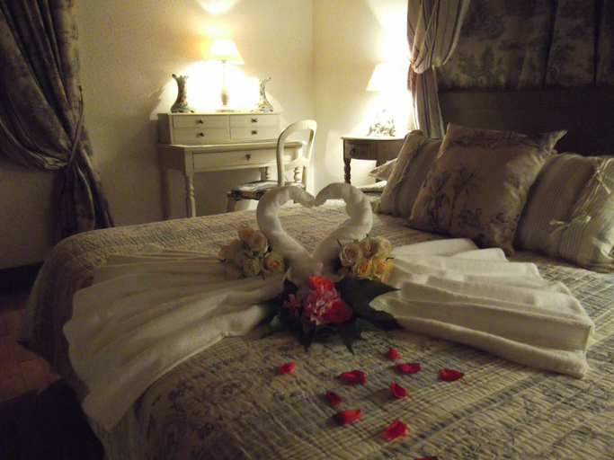 Bedroom 4, Le Clos de La Font Queroy, Charente