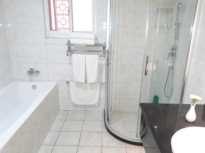 Bathroom 3, Sogecoa Apart Hotel, Maputo