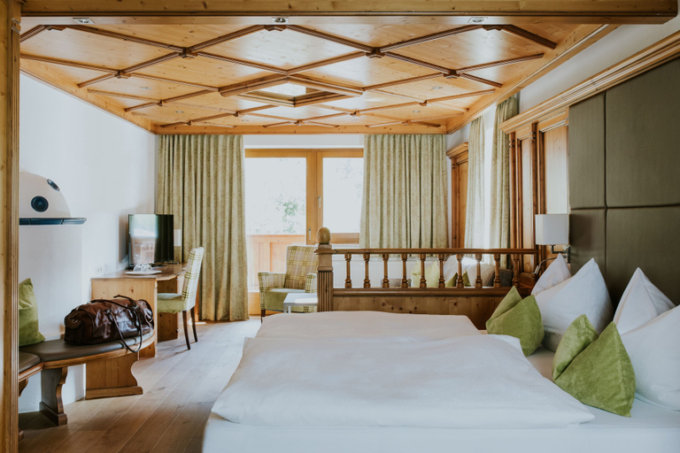 Bedroom 3, Hotel Tauernhof, Sankt Johann im Pongau