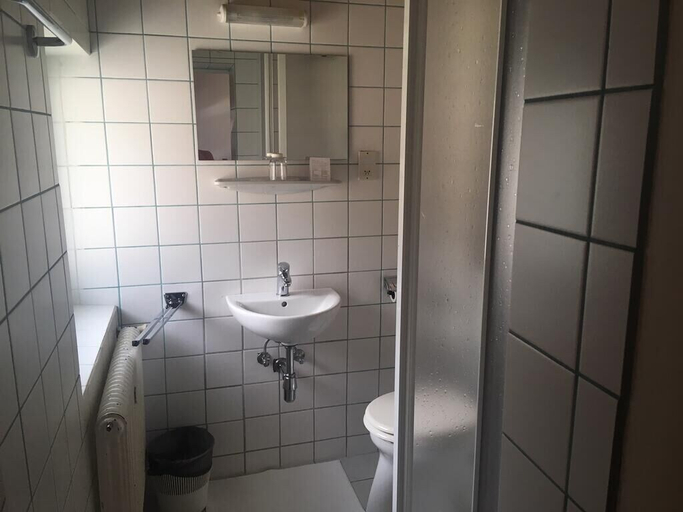 Bathroom 4, Alpenpension Haslinger, Sankt Johann im Pongau