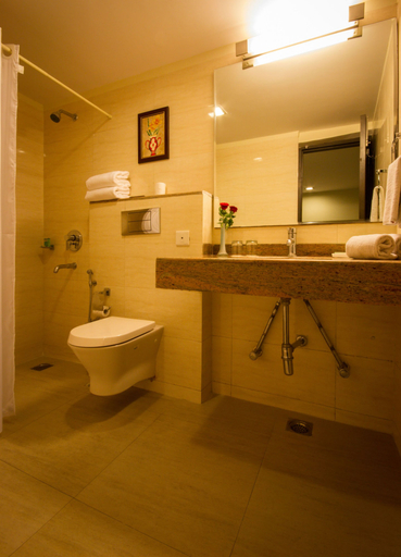 Bathroom 4, Hotel Classic Diplomat, Delhi