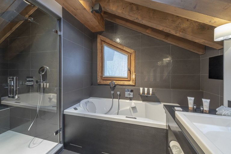 Bathroom 5, Hôtel Le Kaïla, Savoie