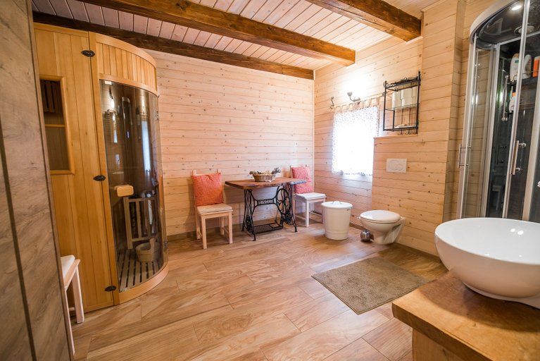 Others 5, Sunny House With Sauna, Podcetrtek