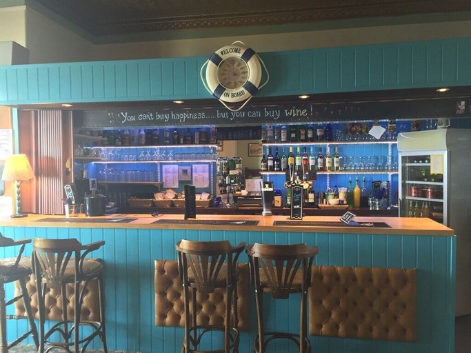 Food & Drinks 5, The Cliff Hall, Isle of Wight
