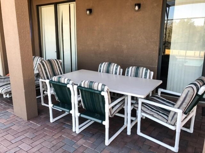 Others 5, Extended Pool Deck With Spa 2 King Suites! 5 Bedroom Home by RedAwning, Polk