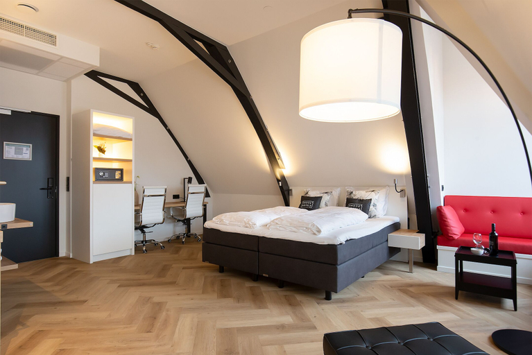 Bedroom 3, Snoozz Hotels, Bolsward