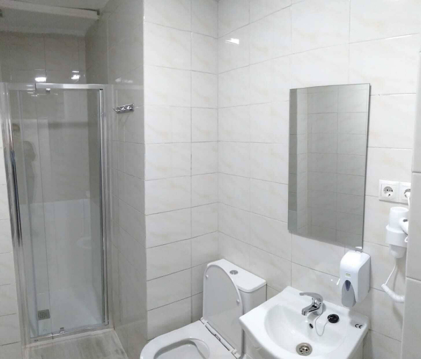 Bathroom 5, H Noche y Dia, Madrid