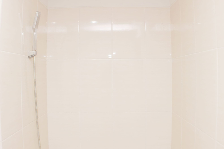 Bathroom 3, Cozy And Nice Studio At Oasis Cikarang Apartment, Cikarang