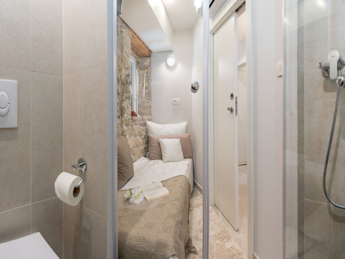 Bathroom 2, Jupiter Lux Rooms, Split