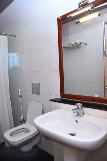 Bathroom 5, Hotel Subhalakshmi Palace, Sivaganga