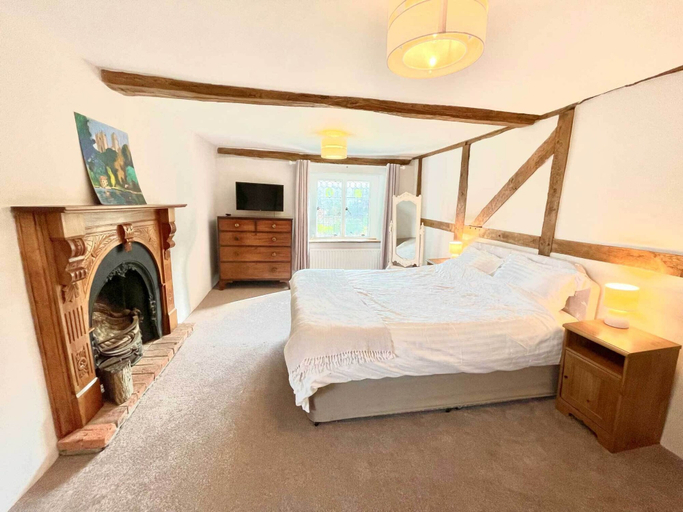 Bedroom 2, Walnut Tree House, West Sussex