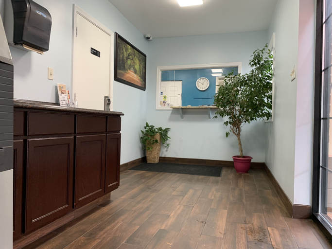 Public Area 2, Red Carpet Inn, Montgomery