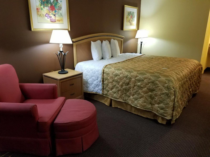 Bedroom 5, Budget Inn Tarboro, Edgecombe