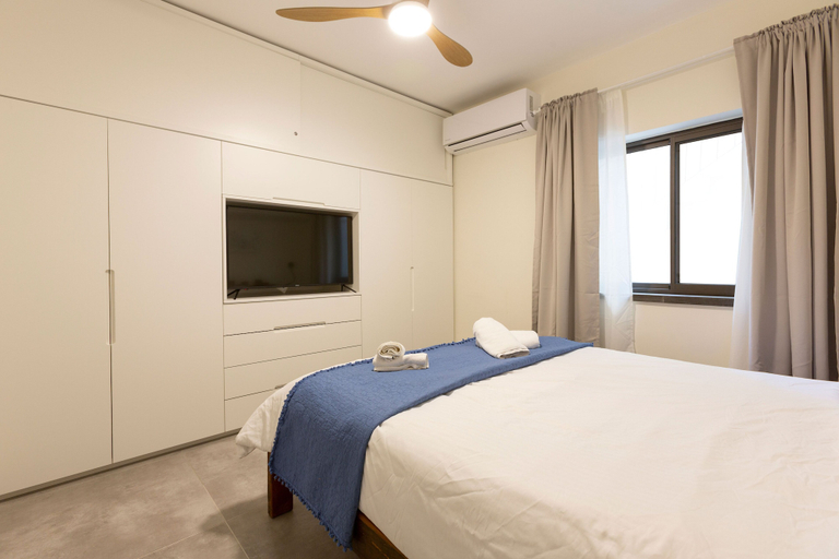 Bedroom 3, AirTLV Sirkin Apartment