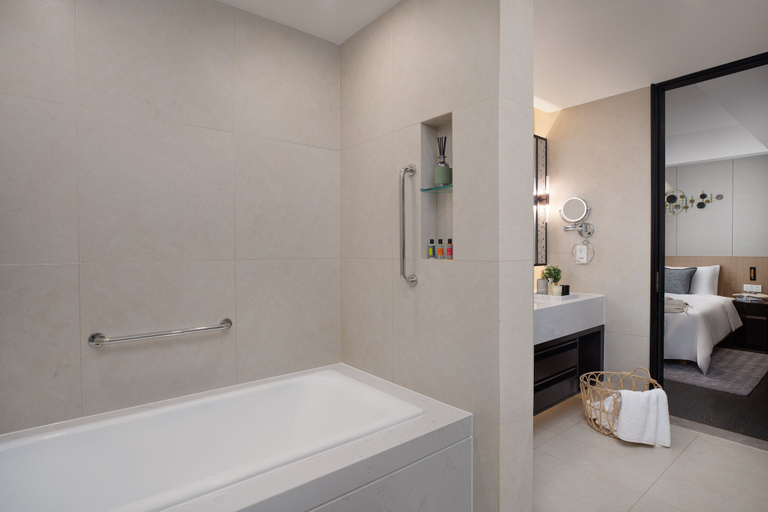 Bathroom 5, Citadines New District Wuxi, Wuxi