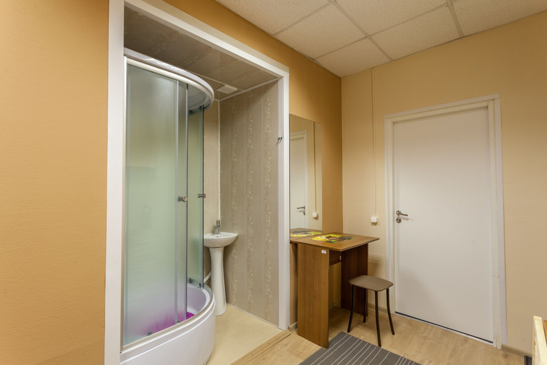 Bathroom 3, Artist Hostel on Prospekt Mira, North-Eastern