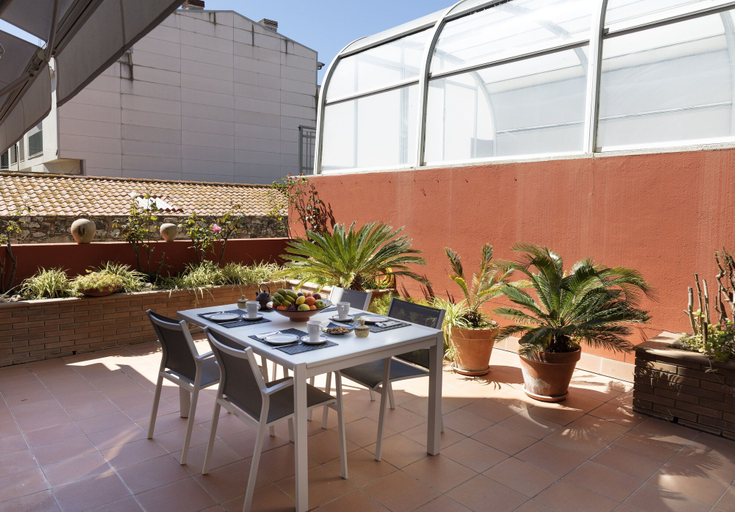 Others 5, La casa del Piano, Girona