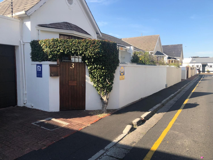 Exterior & Views 2, Central Claremont Garden Apartment, City of Cape Town