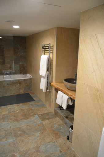 Bathroom 5, Reitoral de Parada, Ourense