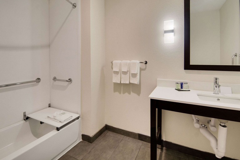 Bathroom 5, MainStay Suites Dallas Northwest - Irving, Dallas