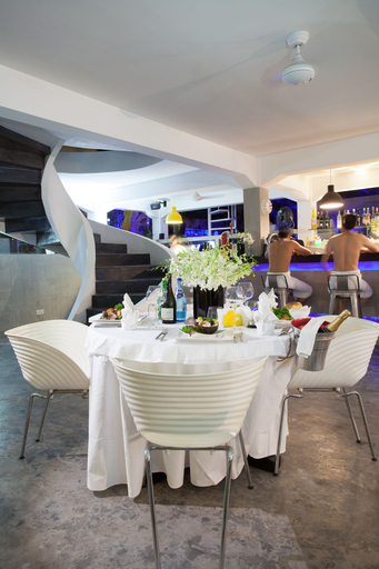 Food & Drinks 5, Arthur&Paul - Caters to Men, Phnom Penh