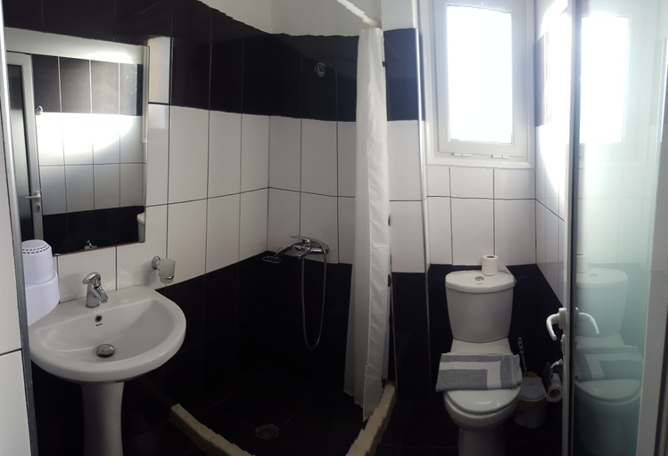 Bathroom 3, Golden Beach Hotel, Vlorës