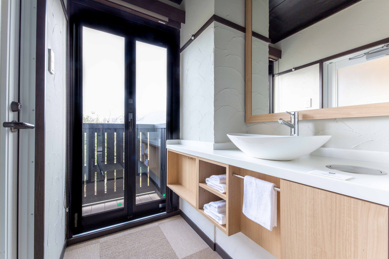 Bathroom 5, Ryokan Kirara, Yufu