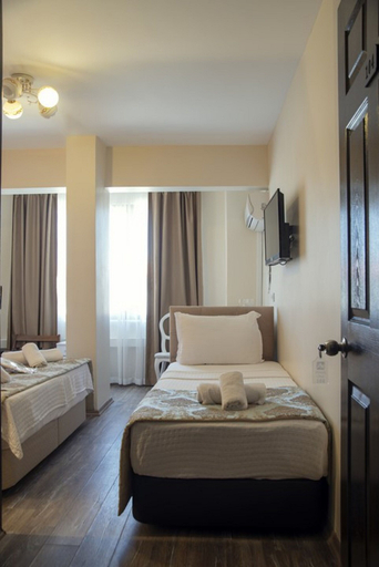 Bedroom 2, Aksac Hotel Cunda, Ayvalık