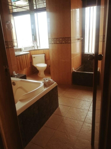 Bathroom, Hotel Zeus, Riobamba