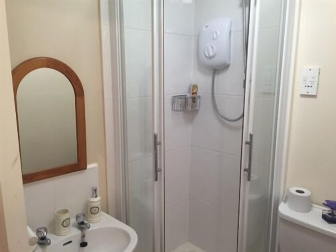 Bathroom 3, Punch Bowl Inn, Cumbria