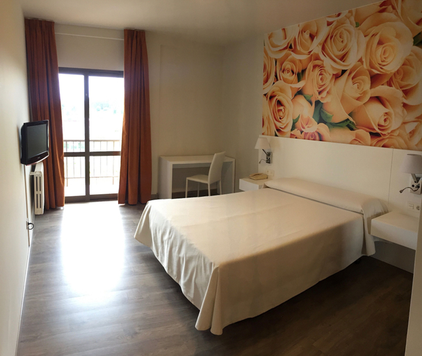 Bedroom 1, Hotel Santome, Pontevedra