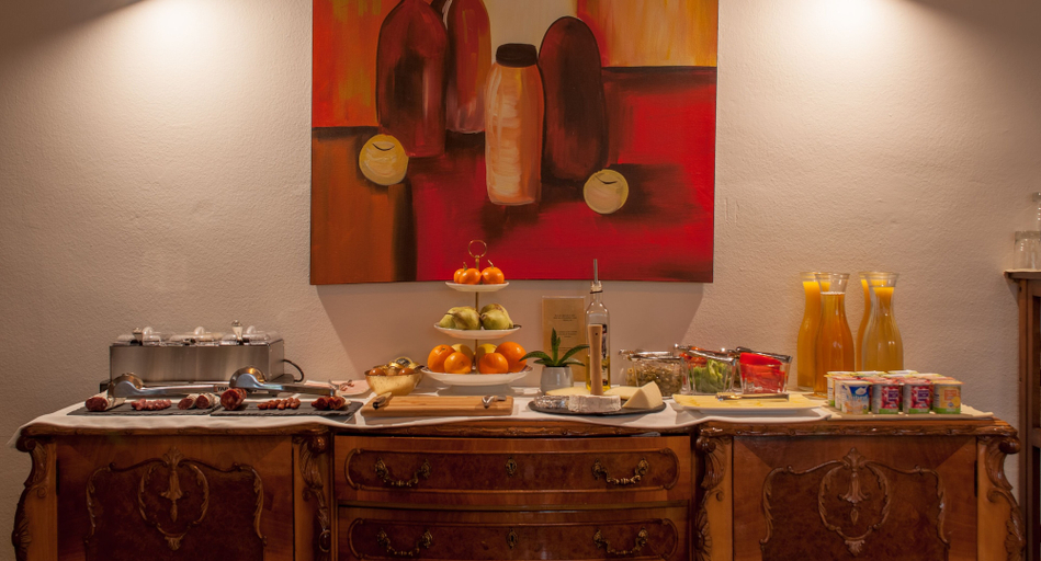 Food & Drinks 5, Mihlton Barcelona Boutique B&B, Barcelona