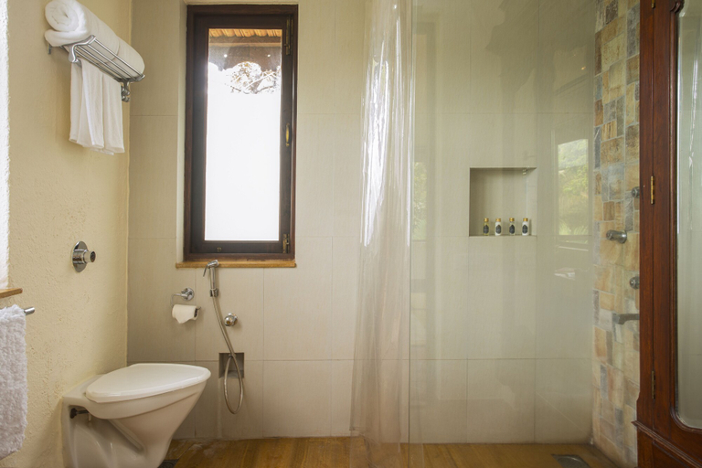 Bathroom 3, Amã Stays & Trails Asanji Wadi, Raigarh