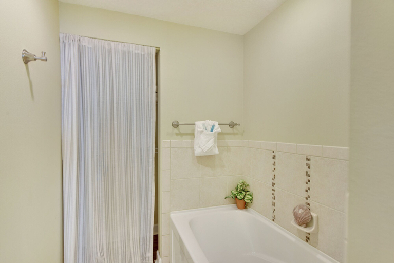 Bathroom 4, Grand Panama Beach Resort by Book That Condo, Bay
