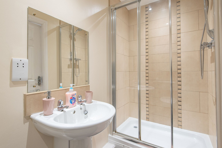 Bathroom 4, Apartment 10, Nottinghamshire